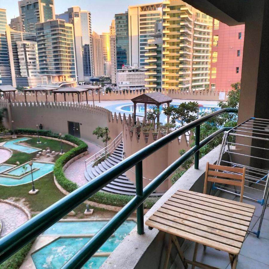 Atelier Partition In Tecom Near Internet Metro Privatunterkunft Dubai