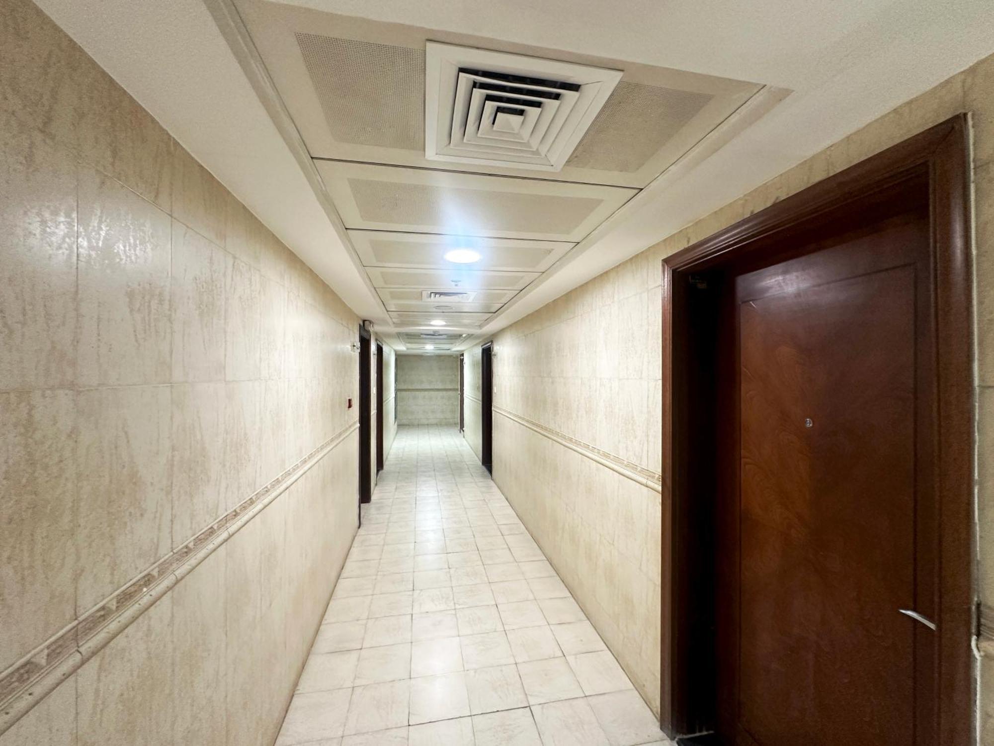Atelier Partition In Tecom Near Internet Metro Privatunterkunft Dubai